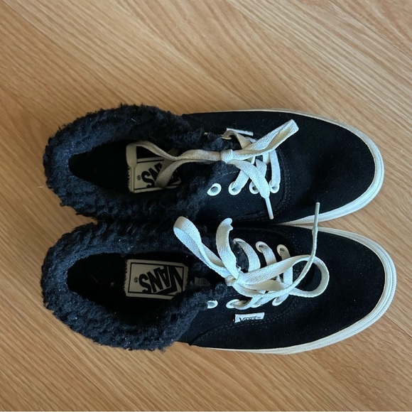 Vans Authentic Sherpa Cozy Hug Sneakers Men’s 4.5 Women’s 6 - Picture 2 of 7